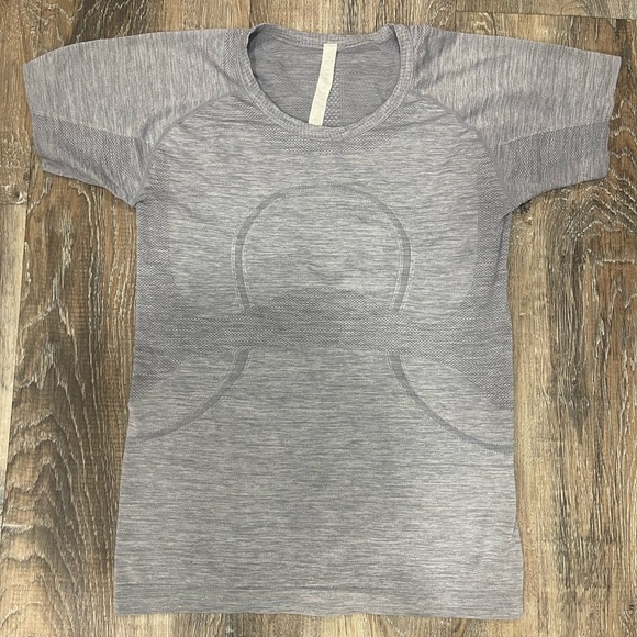 lululemon athletica Tops - Lululemon gray swiftly Athletic Top, Sz 8